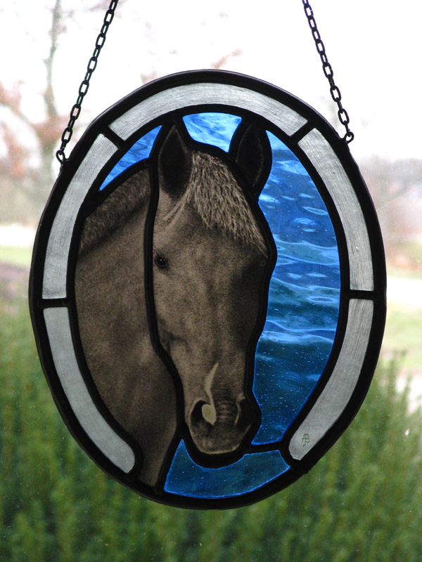 Glas-in-lood gebrandschilderd paard